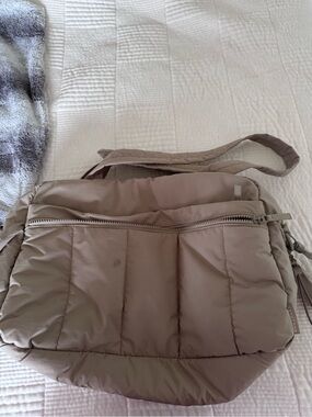 Puffer Crossbody travel / duffel Bag in Taupe